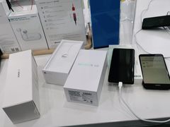 -荣耀授权专卖店(黄浦浙江中路店)