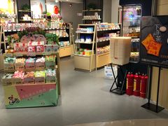 -良品铺子(白云新世界店)