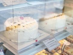 -红宝石·鲜奶小方·海派西点房(南丹店)