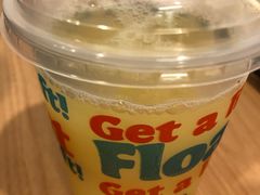 菠蘿汁-快乐蜂(永光广场店)