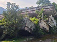 -四川汶川特大地震漩口中学遗址