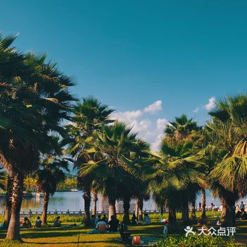 弄莫湖旁的的夏威夷沙滩