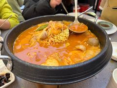 -豚妈妈汤饭·部队锅(南京东路店)