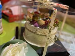-小苍兰风铃草·礼物蛋糕(沈阳店)