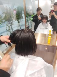 -马克男发时尚店