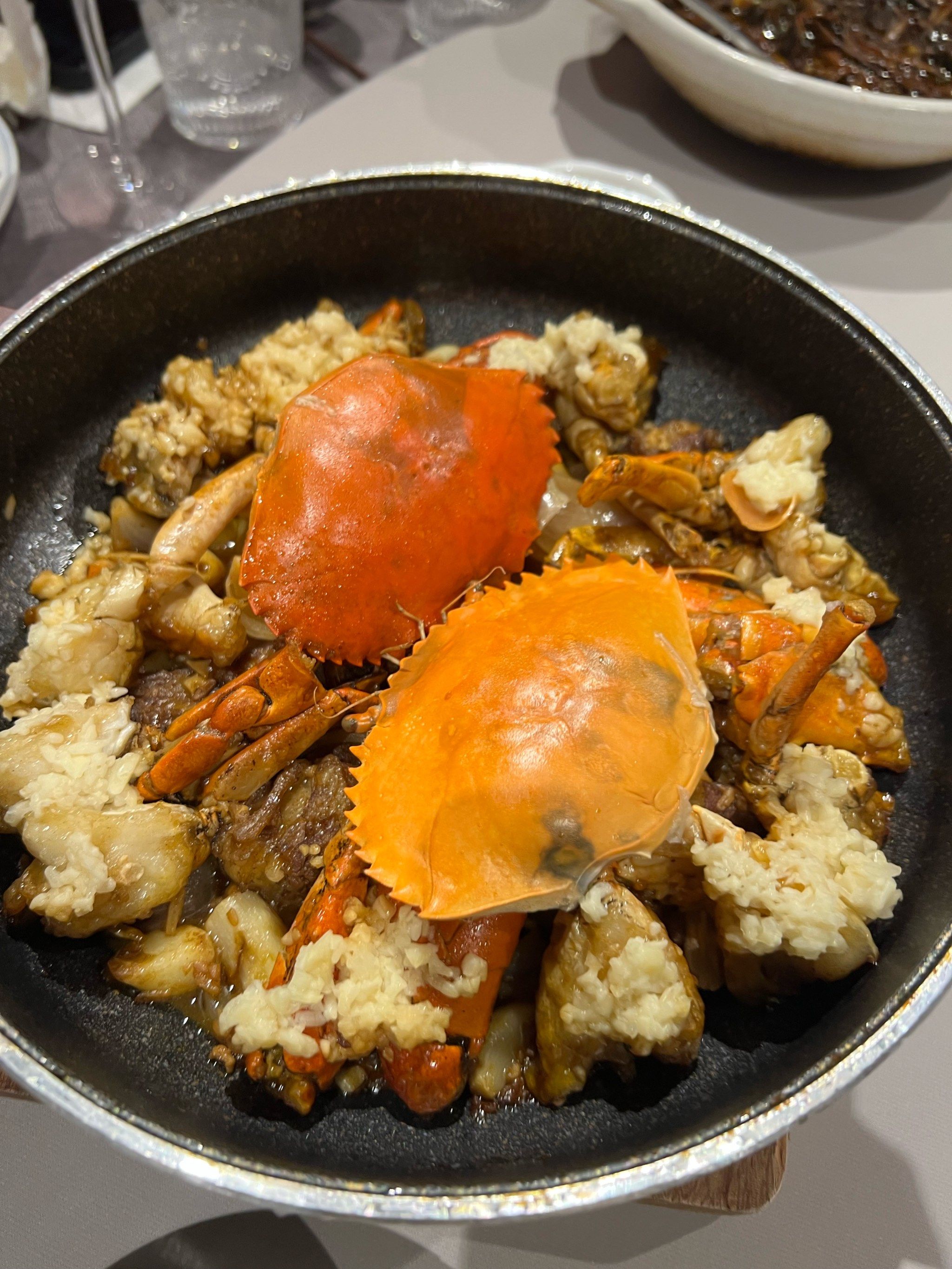 他家的焗青蟹很好吃 是他家的招牌之一 排骨很入味