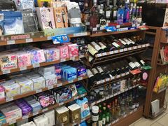 -全家便利店(莲花池东路店)