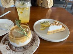 -Chom Cafe and Restaurant