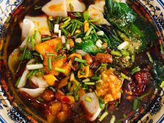 -爆炸头阿姨小四川正宗川味小吃(无任何分店)
