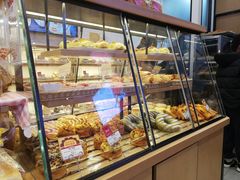 面包甜点陈列柜-山崎面包(苏州中心店)