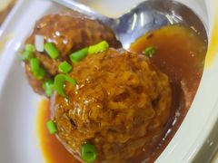 鸭蛋黄狮子头-味道家宴