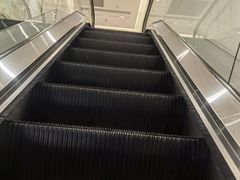 -URBAN REVIVO(上海中庚漫游城店)