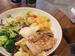 -POKEE VIA&Brunch·维娅(重庆来福士店)