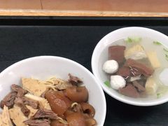 -松树干拌面店