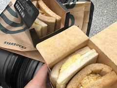 -星巴克(广州南站A18检票口楼上)