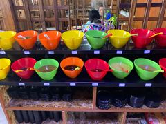 自助调料区-果松木炭酸菜铜火锅·外婆参鸡汤