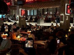 -FOUR PLAY BAR