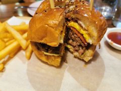 德州经典牛肉芝士汉堡-G+KITCHEN(龙湖狮山天街店)