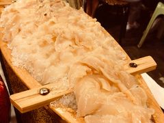 象拔蚌-鲜入围煮花胶鸡海鲜火锅