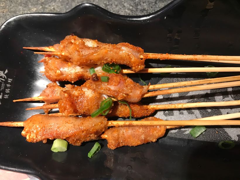 「烤鸡脚筋」味道还不错,可以试试哦,就是觉得太小一串,一串不够吃