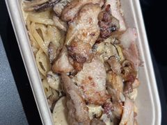 烟熏鸡肉佐菌菇意大利扁面-JPG canteen(广州寺右公馆店)