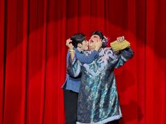 -金东尼人妖秀