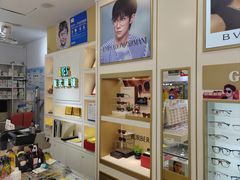 -美式眼镜·授权蔡司.依视路.尼康.豪雅.明月(人民广场店)