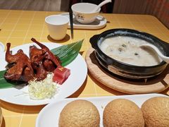 脆鱼皮艇仔粥-蔡澜点心·粤菜(花城汇南区店)