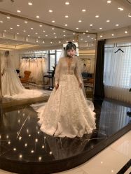 -拉瑞娜LaReine婚纱礼服高级定制