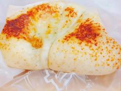 青酱鸡肉芝士面包-巴黎贝甜·生日蛋糕(环球中心店)