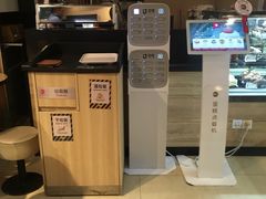 -85度C(生甜甜圈研究工坊·上海松江人民北路店)