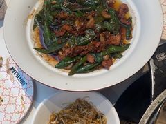 -阿瓦山寨·湘菜现炒·剁椒鱼头王(咸阳总店)