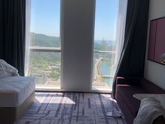 -大连星海皇冠假日酒店