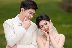 -雪中彩影婚纱摄影·微光艺术中心