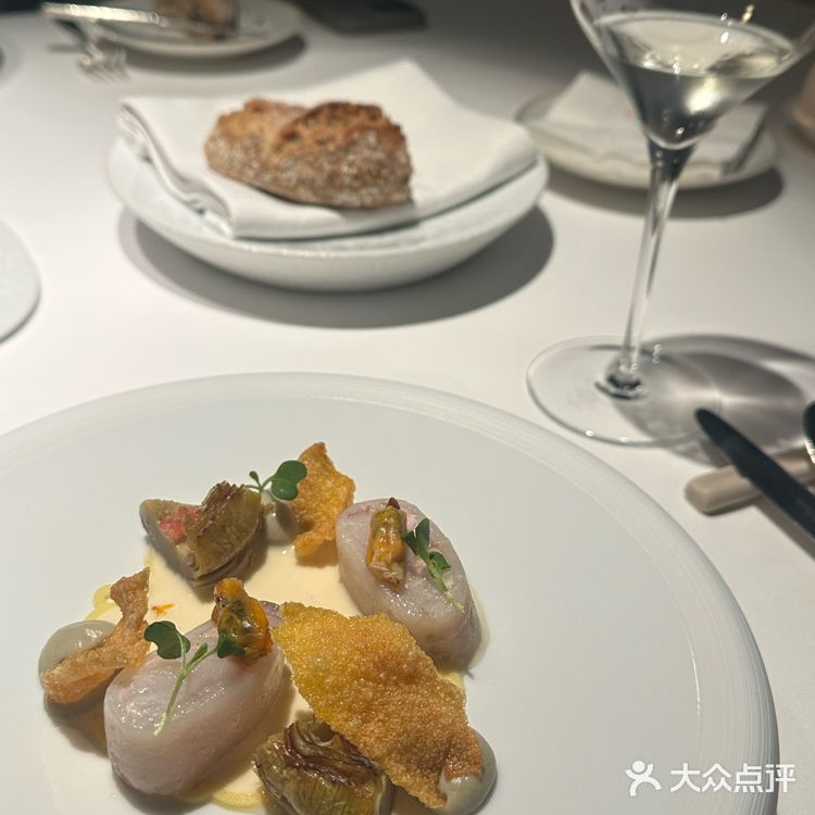 男朋友邀请我一起来体验莱美露滋 68楼风景真的很漂亮