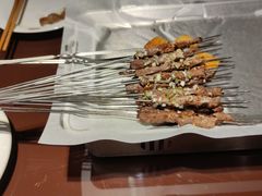 -三个大叔烤羊肉串·歌手驻唱·碳烤鲜肉(西三旗店)