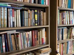 -邊城書店