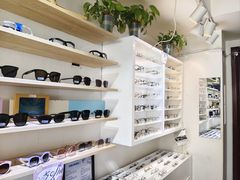 -天空之镜眼镜店蔡司依视路授权店(天通苑店)