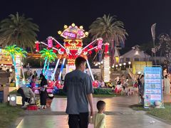 -亚龙湾亚泰商业街