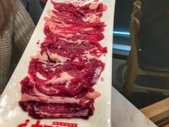 现切双层肉-为什么牛潮汕牛肉火锅(中信广场店)