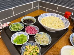 老北京炸酱面-门框胡同百年卤煮(新街口店)