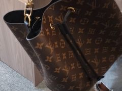 -万物奢潮中古奢侈品(青岛店)