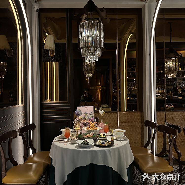 在深圳！！超有氛围感的漂亮饭！！