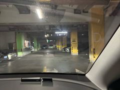 -五月花生活广场-停车场
