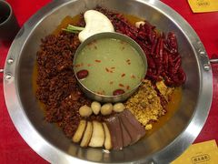 成都老妈蹄花鸳鸯锅-谭鸭血老火锅(七宝万科广场店)