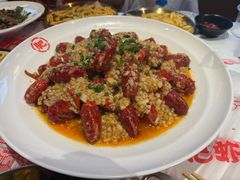 -肥肥虾庄·金牌油焖大虾(汉街SKP店)