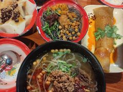 -爆炸头阿姨小四川正宗川味小吃(无任何分店)