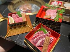 -山川小町·极番烧肉(新地假日广场店)