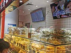 面包甜点陈列柜-白玉兰食品甜凤店(合生汇店)