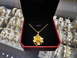 -周大福 CHOW TAI FOOK(新世界百货崇文店)